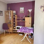 CHAMBRE D HOTES à 4 KMS D UZES  Chez Nadou Alojamento de Acomodação e Pequeno-almoço Arpaillargues-et-Aureillac
