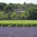 CHAMBRE D HOTES à 4 KMS D UZES  Chez Nadou
