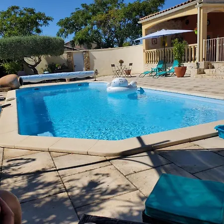 D Hotes A 4 Kms D Uzes 