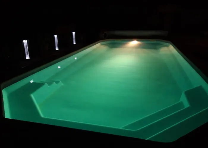 Bed & Breakfast D Hotes A 4 Kms D Uzes 