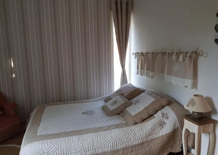 D Hotes à 4 Kms D Uzes  Chez Nadou Arpaillargues-et-Aureillac